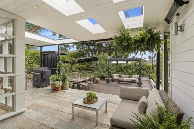 Detail Gallery Image 45 of 58 For 6028 Beaumont Ave, La Jolla,  CA 92037 - 5 Beds | 4 Baths
