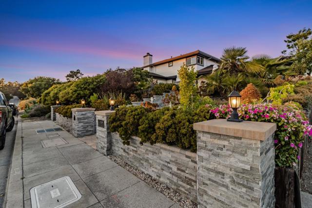11550 Skyline Boulevard, Oakland CA: https://media.crmls.org/mediaz/50e3f5e5-cb97-486f-86c0-c7d4507348e7.jpg