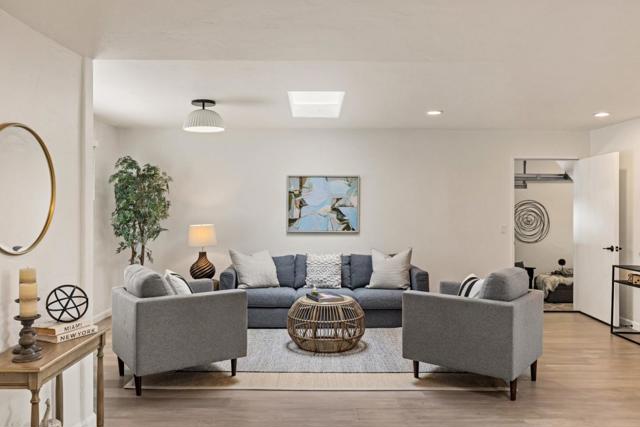 303 Del Robles Avenue, Monterey CA: https://media.crmls.org/mediaz/50e53071-754a-48a8-81c5-644990dd423c.jpg