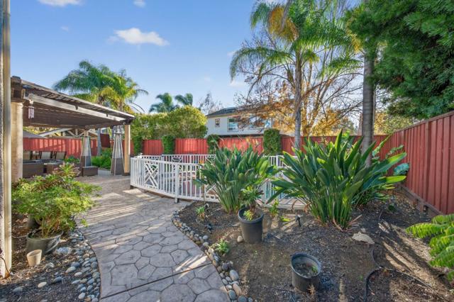 19127 Legend Court, Morgan Hill CA: https://media.crmls.org/mediaz/50e643aa-b1d3-4510-93ac-2a5e2c13f905.jpg