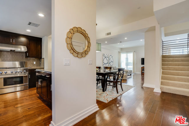 2512 28th Street, 102 photo 3