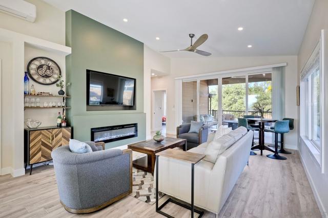 642 Ranchito Drive, Escondido CA: https://media.crmls.org/mediaz/50e73519-4c89-4b8c-9042-8c01c384c4d9.jpg