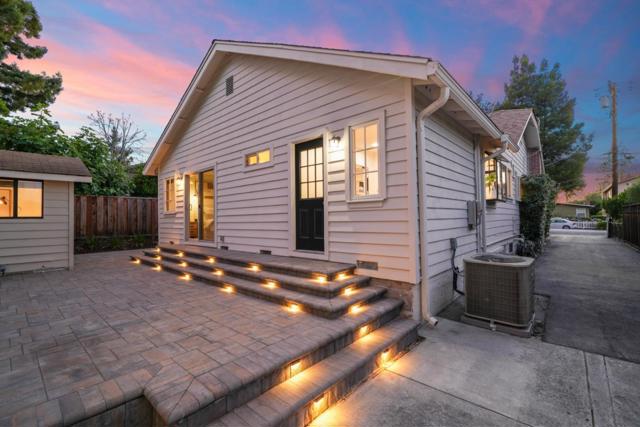 2061 Valparaiso Avenue, Menlo Park CA: https://media.crmls.org/mediaz/50e76b37-04d0-412f-8b7d-86e0017ef400.jpg