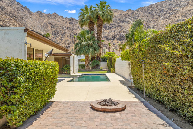 46428 War Bonnet Circle, Indian Wells CA: https://media.crmls.org/mediaz/50e7ab47-5d9d-4b1d-b8c0-a2f8b3881905.jpg