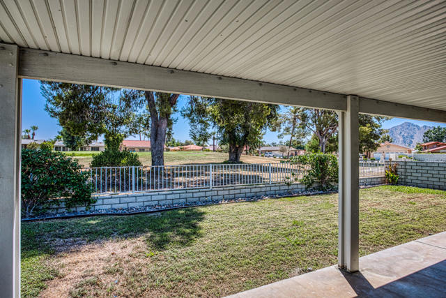 43726 Virginia Avenue, Palm Desert CA: https://media.crmls.org/mediaz/50e84466-67c8-401c-bdba-188f0f14bf89.jpg