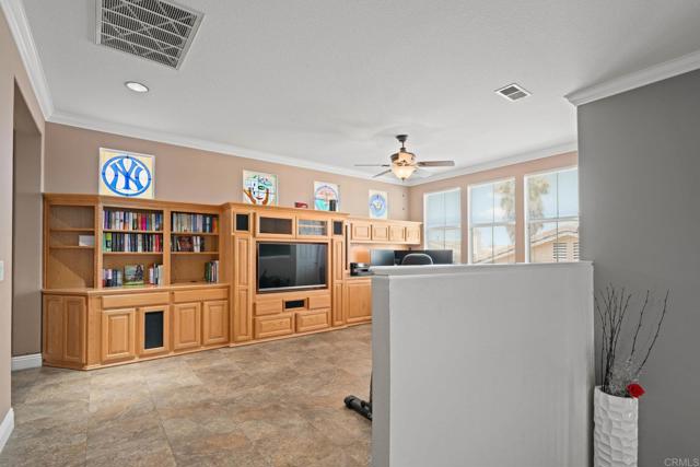 5191 Cobalt Way, Oceanside CA: https://media.crmls.org/mediaz/50e871f4-bbe5-4fe6-880c-c298b836302c.jpg