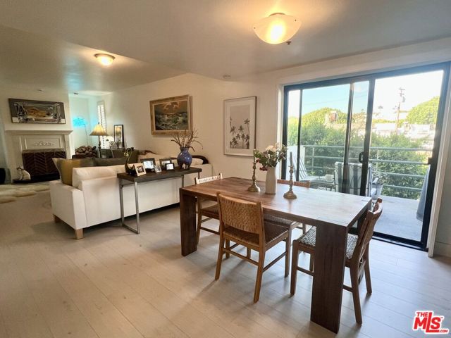 2950 Neilson Way, Santa Monica CA: https://media.crmls.org/mediaz/50e882f5-3ef6-4f34-bedc-b58a0bdb53dd.jpg