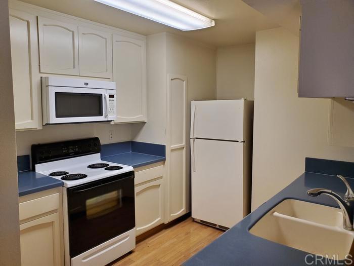 2625 Pirineos Way - photo 7