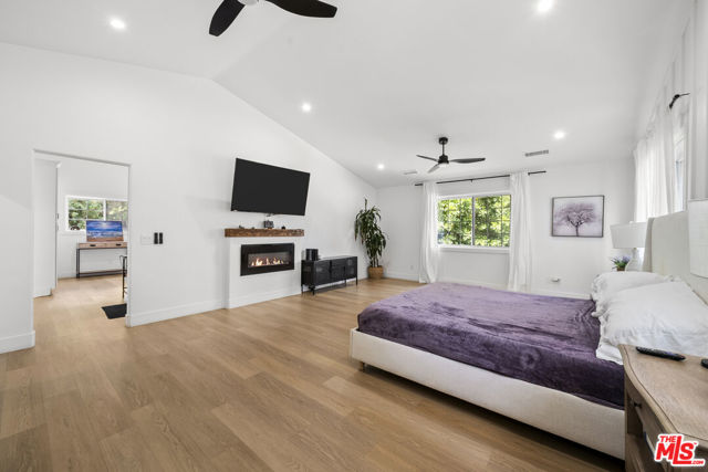 5656 Penfield Avenue, Woodland Hills CA: https://media.crmls.org/mediaz/50eaf612-f402-4c9f-b96e-dc36710f6231.jpg