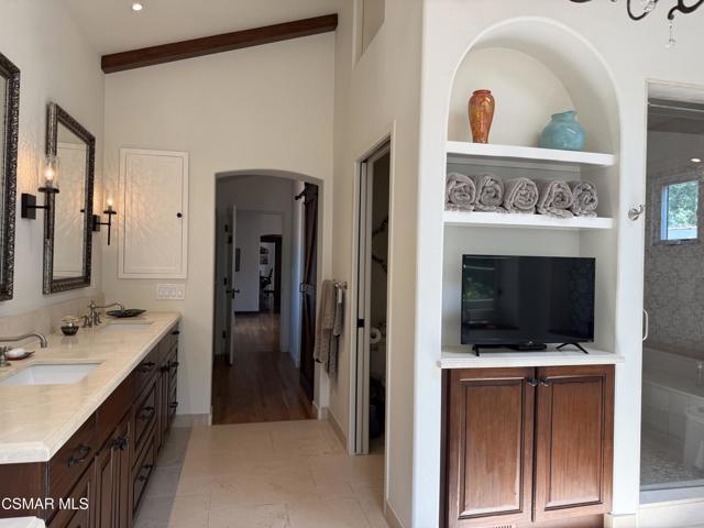 1979 Allen Avenue, Altadena CA: https://media.crmls.org/mediaz/50eafbdd-c94c-44e5-a4ed-f5d4adec016d.jpg