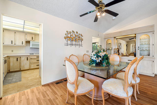 73470 Desert Greens N Drive, Palm Desert CA: https://media.crmls.org/mediaz/50eb0c48-c4d4-4273-9b74-f4563ee8a60d.jpg