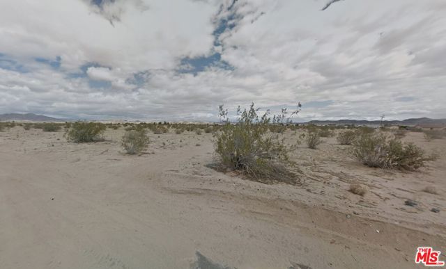 64796 3rd Street, Joshua Tree CA: https://media.crmls.org/mediaz/50eb5990-7cb4-4de0-9c40-384d2b9425fe.jpg