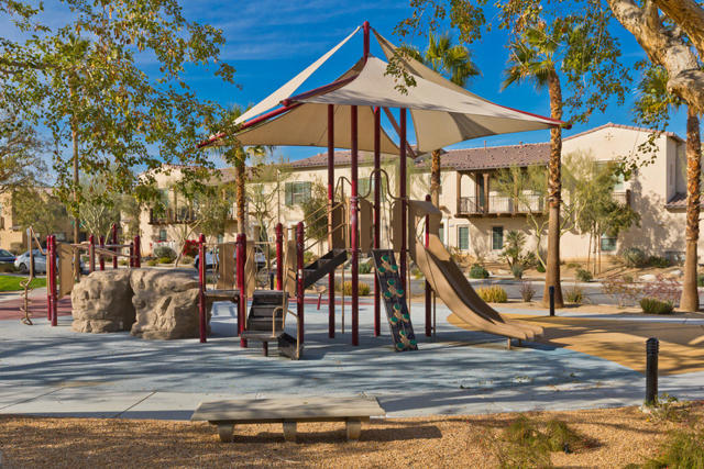 462 Via De La Paz, Palm Desert CA: https://media.crmls.org/mediaz/50ec0ce9-7b26-4234-98a5-207eb5dfd167.jpg