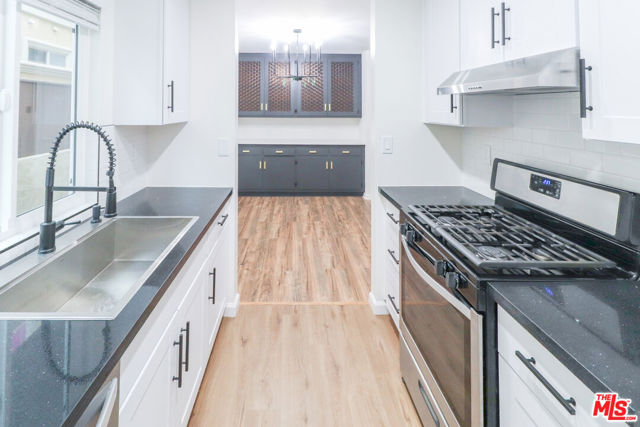 2602 Carnegie Lane, Redondo Beach CA: https://media.crmls.org/mediaz/50eca380-b9dc-4cde-9af1-7e1c843baa64.jpg