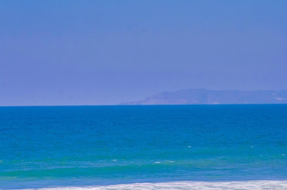 https://media.crmls.org/mediaz/50ed5d86-d047-4b43-9a91-9632d346dac3.jpg?preset=X-Large