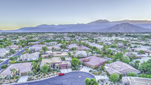 81107 Carefree Drive, Indio CA: https://media.crmls.org/mediaz/50ed6724-312a-47ed-915c-25c07a3e7f49.jpg