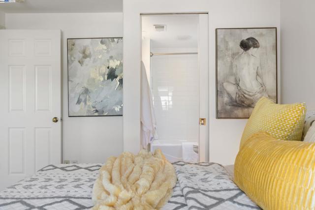2649 San Pablo Ave, Berkeley CA: https://media.crmls.org/mediaz/50eda169-9b58-4dd2-9a40-43bf27d67fdc.jpg