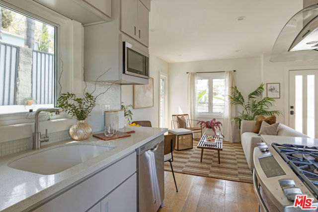 4876 Eldred Street, Los Angeles CA: https://media.crmls.org/mediaz/50edc00e-9aa3-4baf-ae1c-db5711521099.jpg