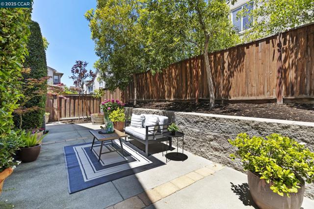 1560 Craiglee Way, San Ramon CA: https://media.crmls.org/mediaz/50eddab2-e32d-41ae-a029-cb37134c9e38.jpg