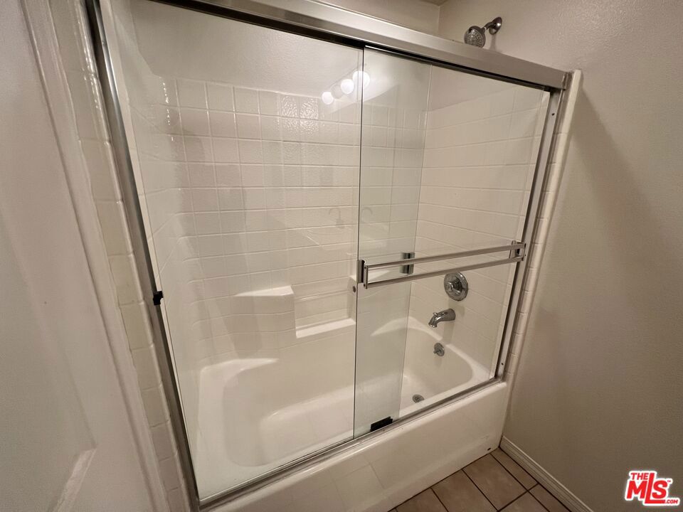 https://media.crmls.org/mediaz/50ee15e9-0396-4d84-81f1-bdf5e02990ee.jpg?preset=X-Large