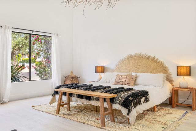 34 Lincoln Place, Rancho Mirage CA: https://media.crmls.org/mediaz/50ee1ad2-7bf1-4a76-949c-c94abd22d45c.jpg