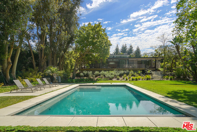 6254 Busch Drive, Malibu CA: https://media.crmls.org/mediaz/50ee542f-b9bf-48d7-a2d3-9c29ff706f74.jpg