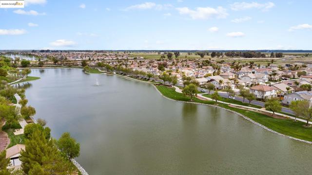 3551 Keystone Loop, Discovery Bay CA: https://media.crmls.org/mediaz/50ee8dd2-0d83-4595-8866-ad90c5e0efd5.jpg