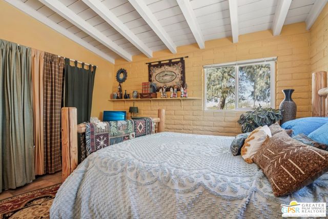 22950 Henry Road, Desert Hot Springs CA: https://media.crmls.org/mediaz/50eede8a-2b33-4ae9-91e3-bfb9356df892.jpg