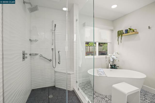 219 Nottingham Pl, Danville CA: https://media.crmls.org/mediaz/50ef9d39-d9e7-4f96-b7f8-ccfe04742487.jpg
