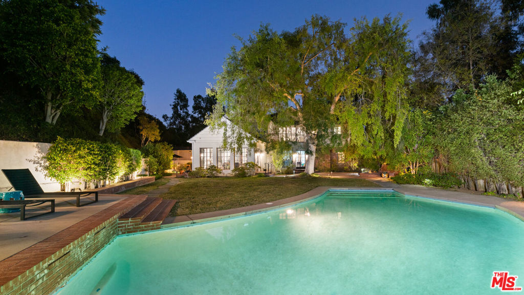 1115 N Beverly Drive