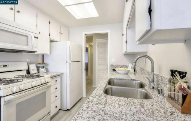 1095 Mohr Ln, Concord CA: https://media.crmls.org/mediaz/50efdf73-7fec-4a2b-93ab-566dc9c99133.jpg