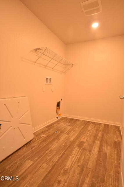 Detail Gallery Image 17 of 19 For 656 Martina St, Camarillo,  CA 93010 - 3 Beds | 2/1 Baths