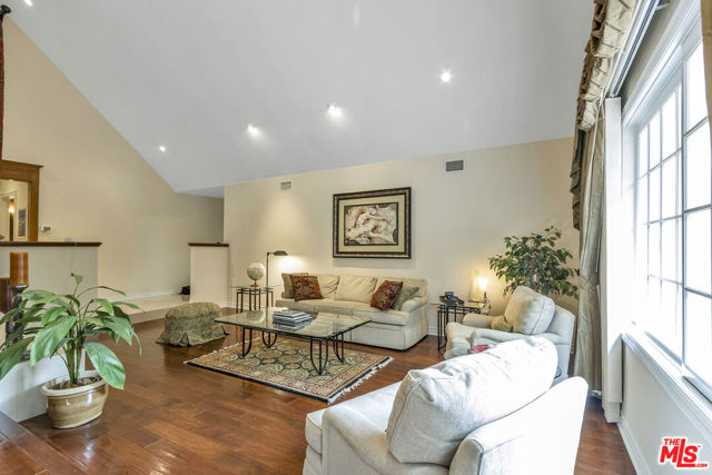 10329 Melvin Avenue, Porter Ranch CA: https://media.crmls.org/mediaz/50f0f39d-af66-47dd-8ad1-5a0ee93d2977.jpg