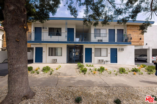 Image 18 of 52 For 15115 Victory Boulevard