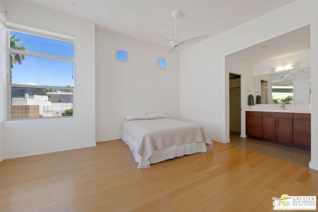 941 Oceo Circle, Palm Springs CA: https://media.crmls.org/mediaz/50f137f9-54da-43e5-9107-4dc057c714f6.jpg
