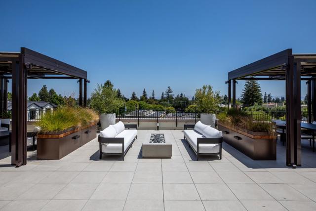 450 First Street, Los Altos CA: https://media.crmls.org/mediaz/50f18787-0aa3-4775-819d-00d9928d41eb.jpg