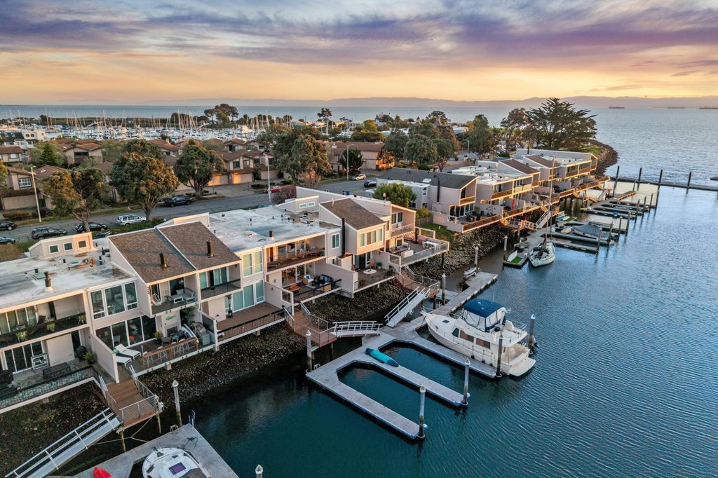 1227 BALLENA BOULEVARD