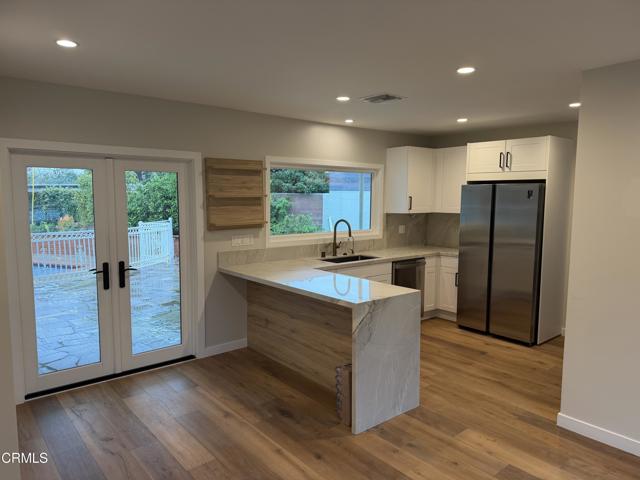 Detail Gallery Image 4 of 12 For 1633 Sinaloa Ave, Pasadena,  CA 91104 - 3 Beds | 3 Baths