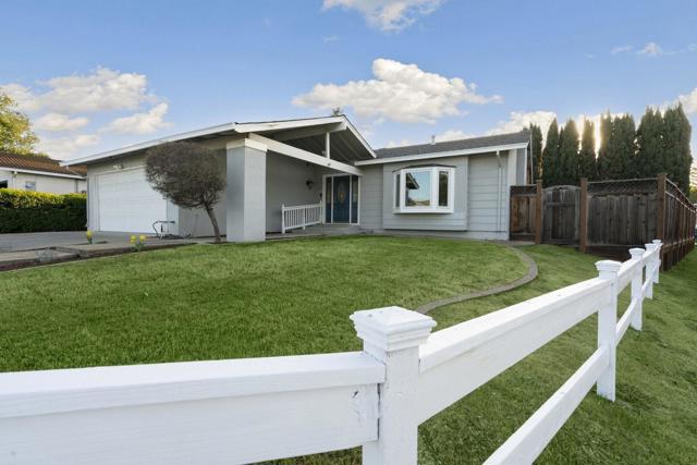 2805 Gazelle Drive, Campbell CA: https://media.crmls.org/mediaz/50f2aea9-4774-40f9-962a-c2916f681334.jpg