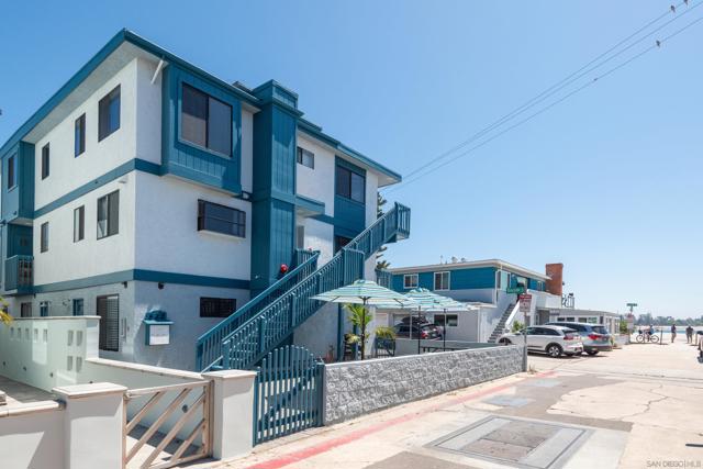 822 San Gabriel Pl, San Diego CA: https://media.crmls.org/mediaz/50f2cf34-0232-4a0f-86fa-cd52bb3aab2d.jpg