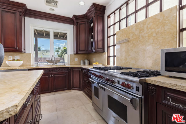 1471 S Crest Drive, Los Angeles CA: https://media.crmls.org/mediaz/50f3827e-f072-4e6d-bb20-1b8f0304084a.jpg