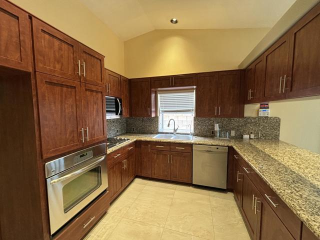 73390 Guadalupe Avenue, Palm Desert CA: https://media.crmls.org/mediaz/50f38ef5-3ba8-4691-a807-24e665b7b4e0.jpg