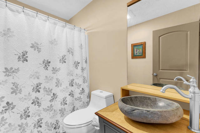 74554 Stage Line Drive, Thousand Palms CA: https://media.crmls.org/mediaz/50f43a5d-fe2e-452b-a90d-2f3f365e0ba1.jpg