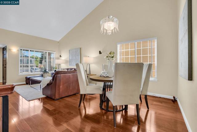 102 Monasterio Ct, San Ramon CA: https://media.crmls.org/mediaz/50f46d52-86cb-4281-b6a7-c6f74c7accff.jpg