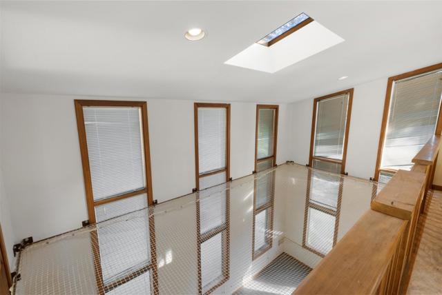 50 Ocean View Road, Los Gatos CA: https://media.crmls.org/mediaz/50f4e677-e865-4de0-b11f-c72fe2140ecb.jpg