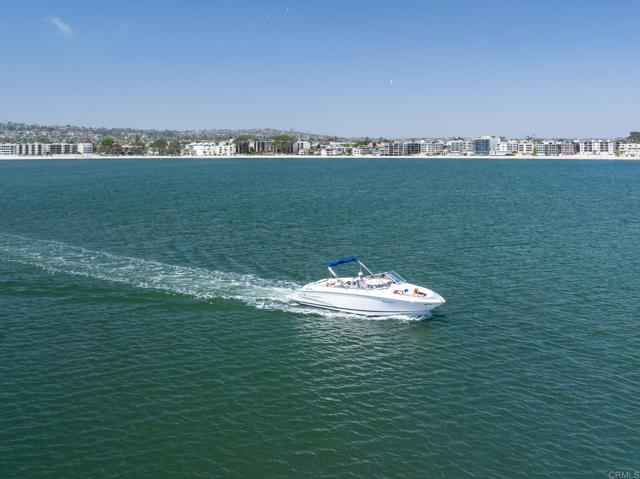 3750 Bayside Walk, San Diego CA: https://media.crmls.org/mediaz/50f57127-c8bb-4f2f-af2c-5ec47a277cca.jpg