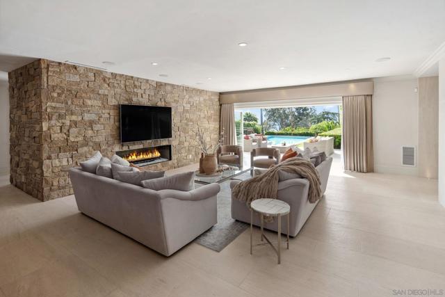 4540 Los Pinos, Rancho Santa Fe CA: https://media.crmls.org/mediaz/50f5c20d-7aa0-47fb-9fbd-463c1c30fbbf.jpg