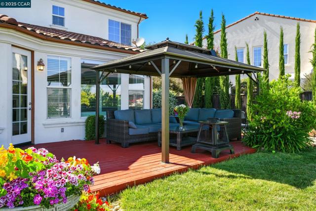 416 Ustilago Ct, San Ramon CA: https://media.crmls.org/mediaz/50f5c7ec-5543-4864-a303-ff787570617d.jpg