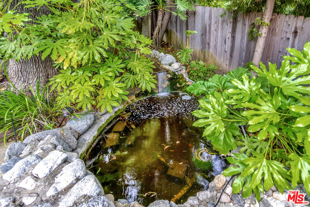 https://media.crmls.org/mediaz/50f66296-ca04-46bc-a113-42ba693eb8b5.jpg?preset=X-Large