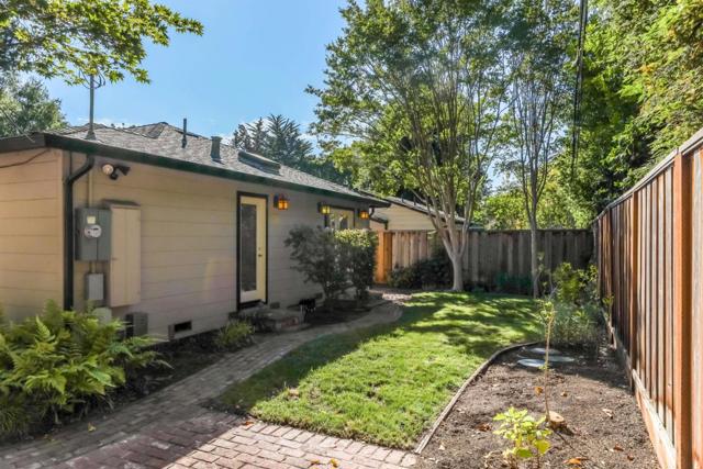 327 Bay Road, Menlo Park CA: https://media.crmls.org/mediaz/50f6701e-e25e-421e-a585-f759a63babb6.jpg
